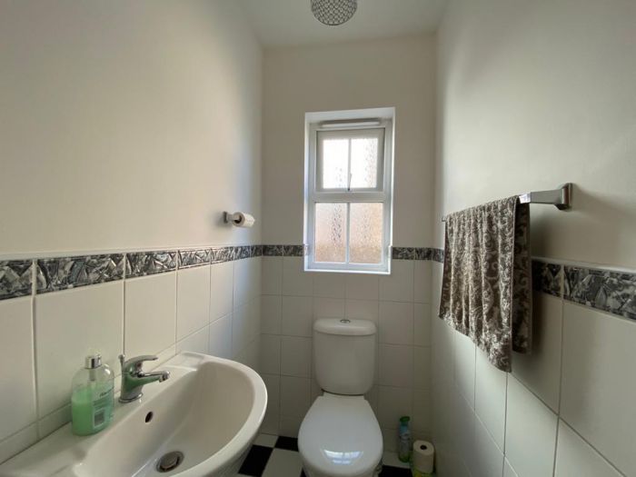 40a Blackthorn Manor