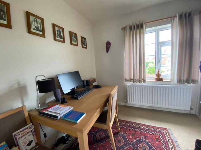 11 Tamworth Crescent