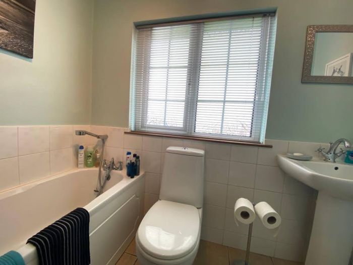 11 Tamworth Crescent