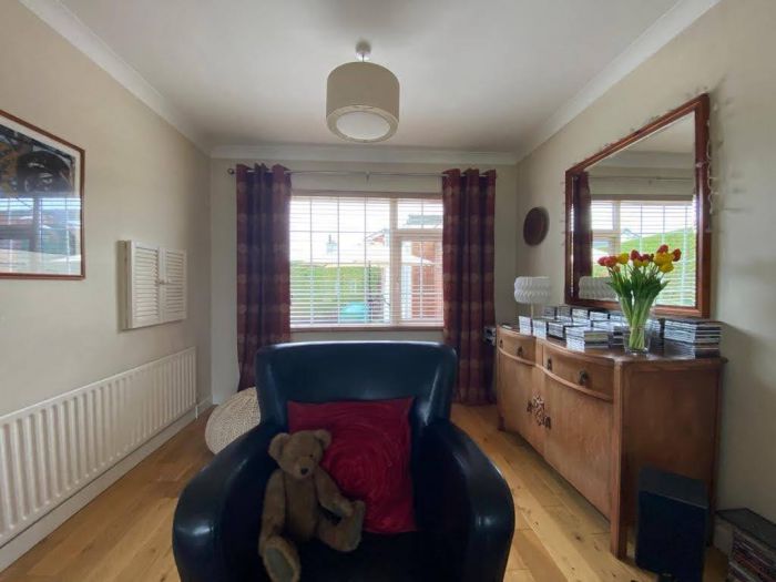 11 Tamworth Crescent