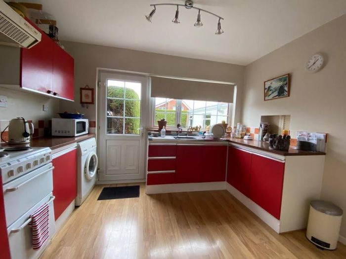 11 Tamworth Crescent