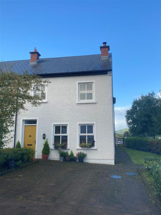 11 Fincairn Cottage Square