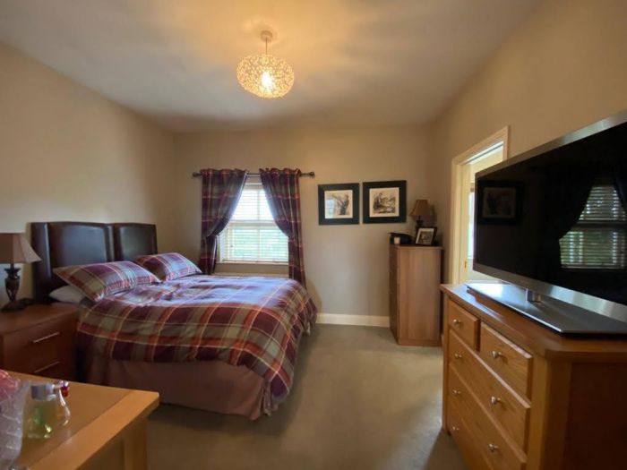 11 Fincairn Cottage Square