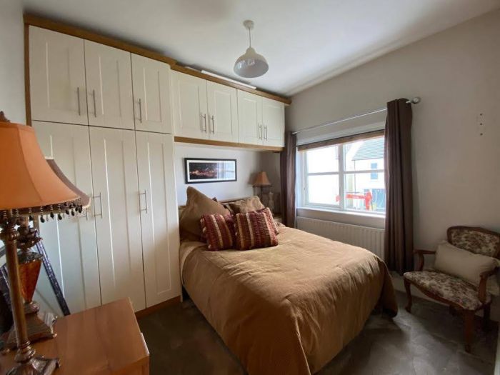 11 Fincairn Cottage Square