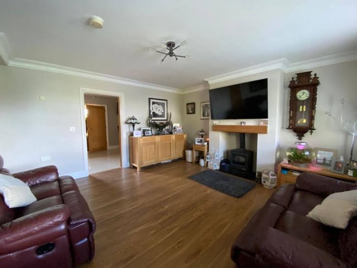 11 Fincairn Cottage Square