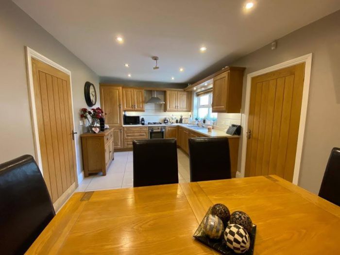 11 Fincairn Cottage Square