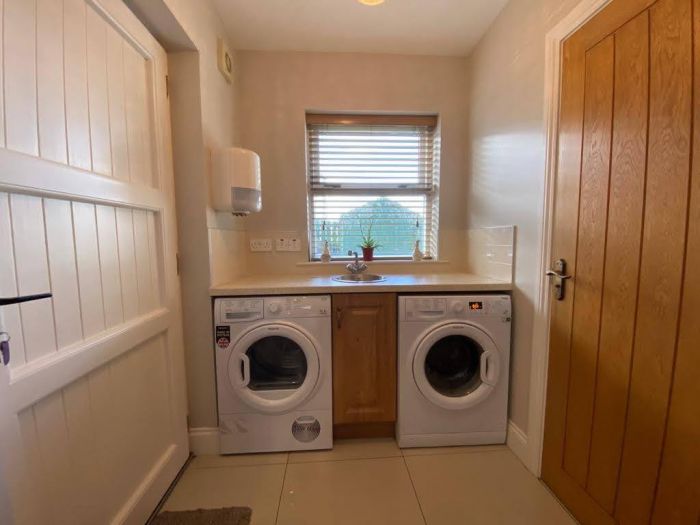 11 Fincairn Cottage Square