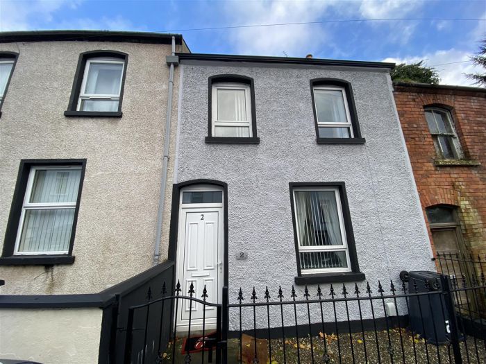 2 Charlotte Crescent