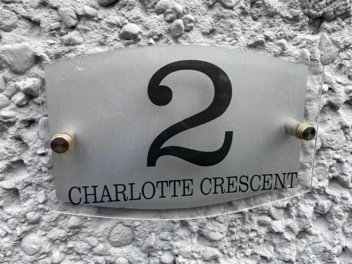 2 Charlotte Crescent