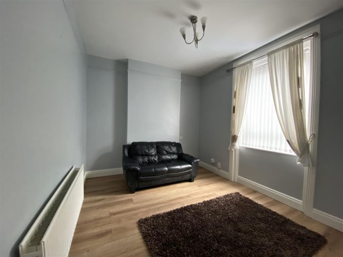 2 Charlotte Crescent