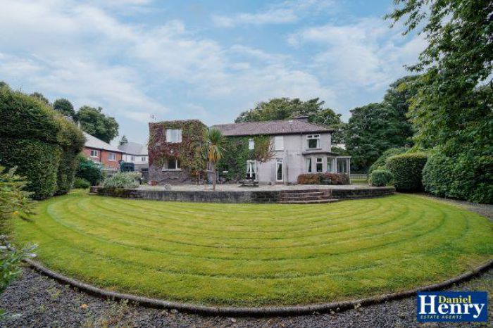 Everest, 14 Limavady Road