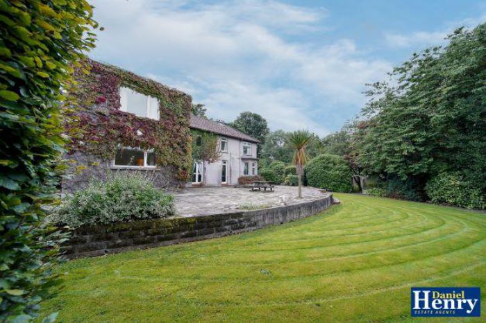 Everest, 14 Limavady Road