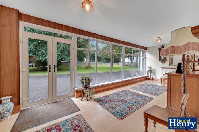 Everest, 14 Limavady Road