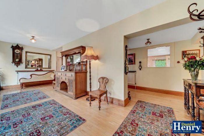 Everest, 14 Limavady Road