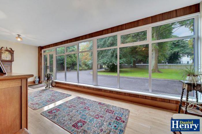 Everest, 14 Limavady Road