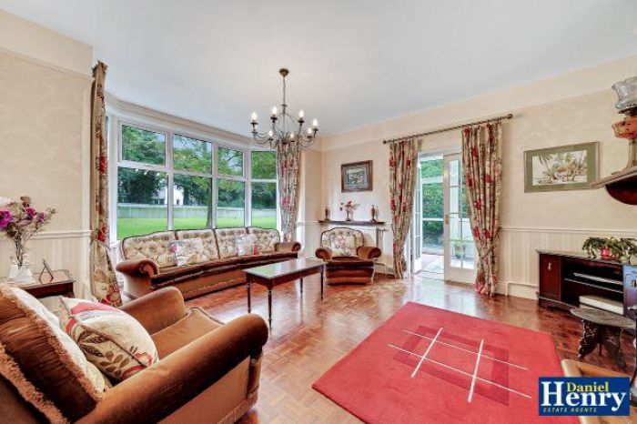 Everest, 14 Limavady Road