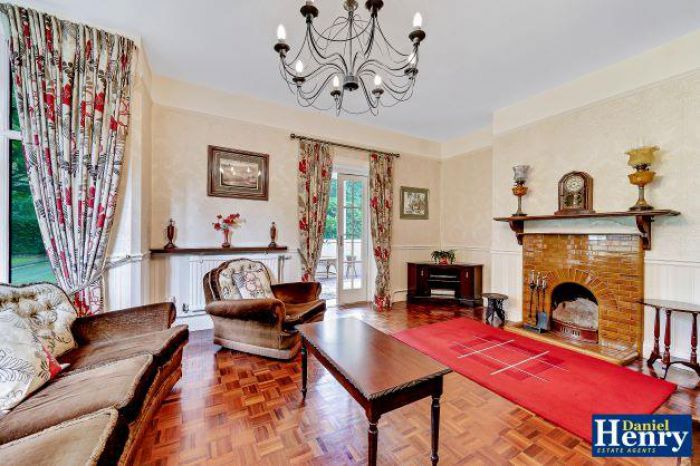 Everest, 14 Limavady Road