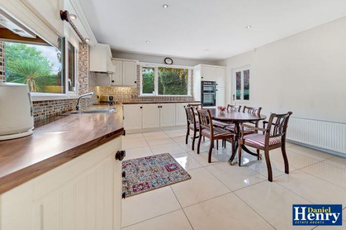 Everest, 14 Limavady Road