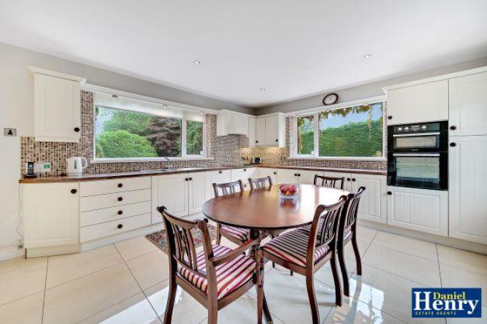 Everest, 14 Limavady Road