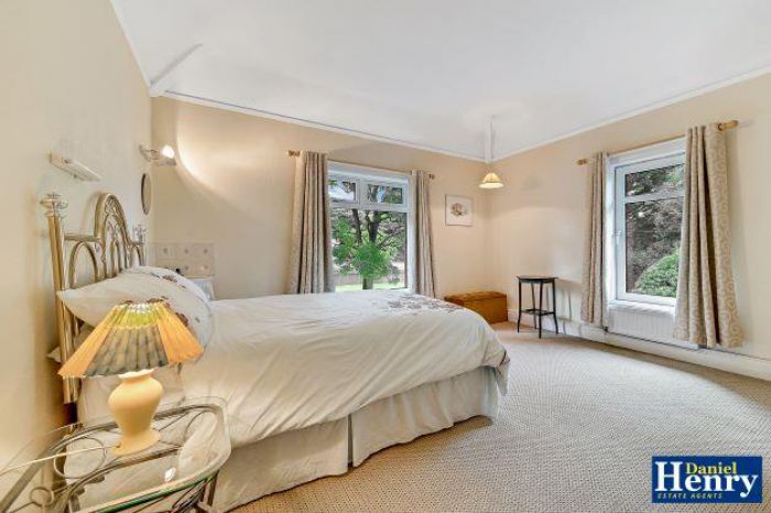 Everest, 14 Limavady Road