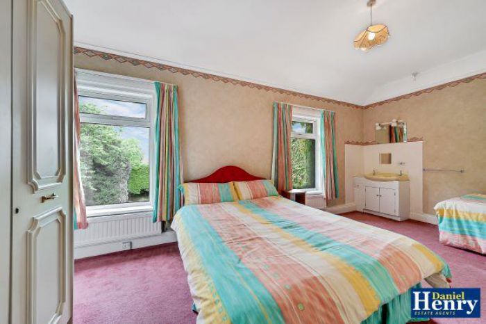 Everest, 14 Limavady Road