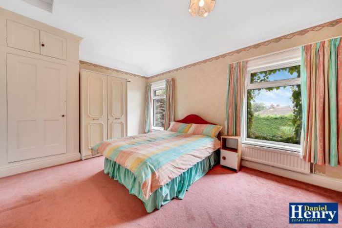 Everest, 14 Limavady Road