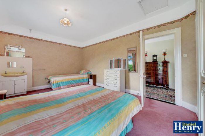 Everest, 14 Limavady Road