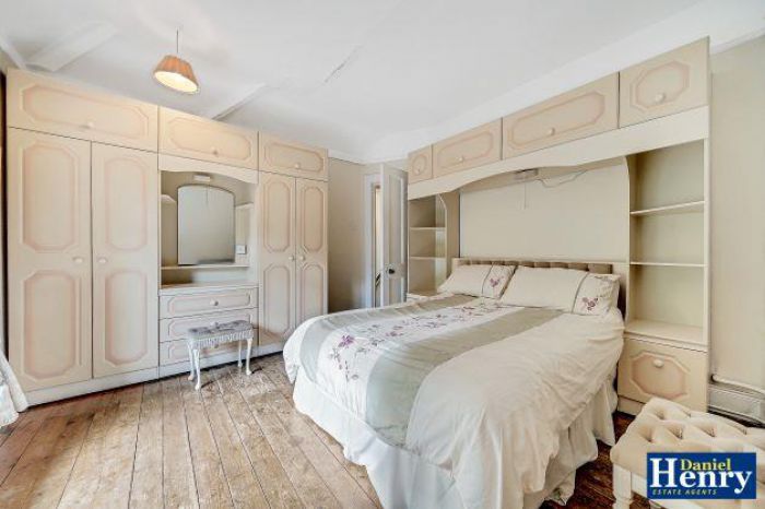 Everest, 14 Limavady Road