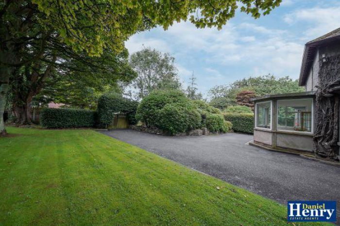 Everest, 14 Limavady Road