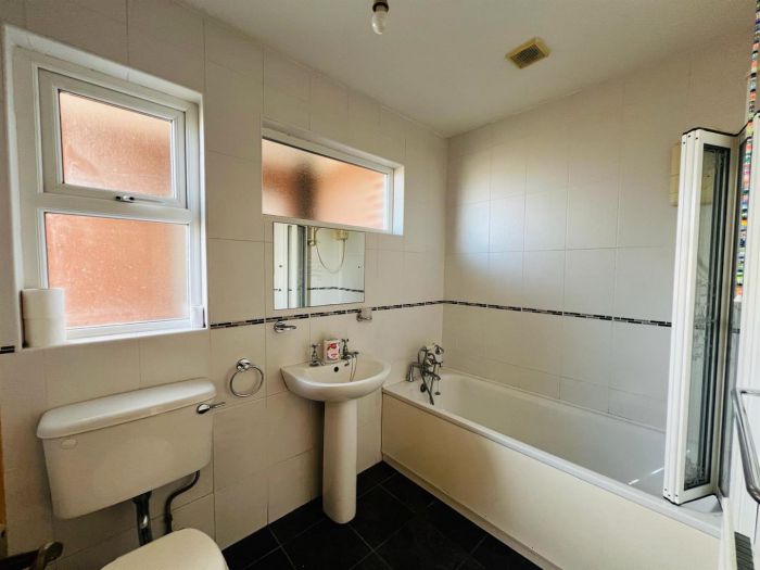 14 Alanvale Crescent