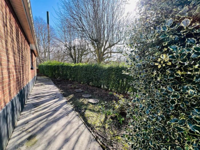 14 Alanvale Crescent