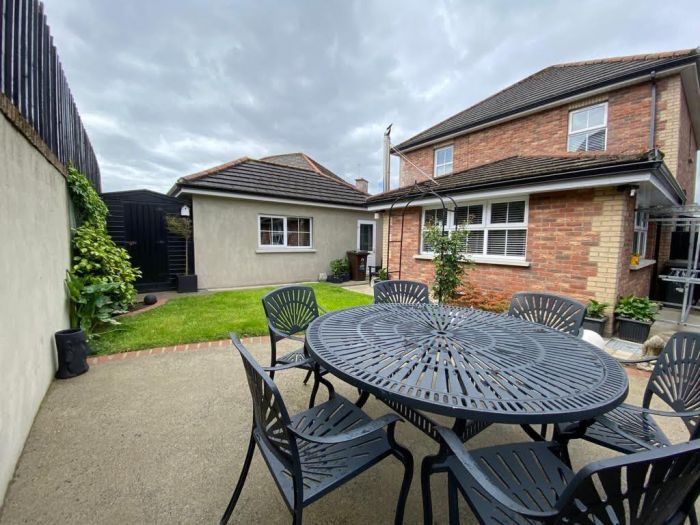 89 Blackthorn Manor
