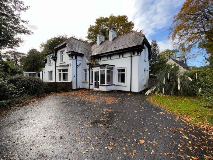 Seymour Lodge, 1 Clooney Road