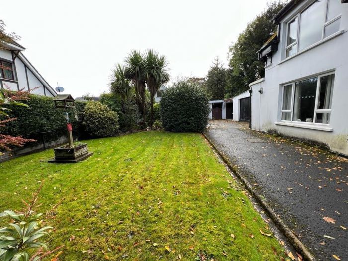 Seymour Lodge, 1 Clooney Road