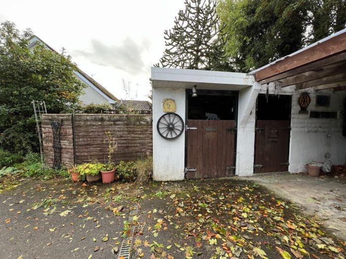 Seymour Lodge, 1 Clooney Road