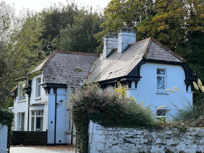 Seymour Lodge, 1 Clooney Road