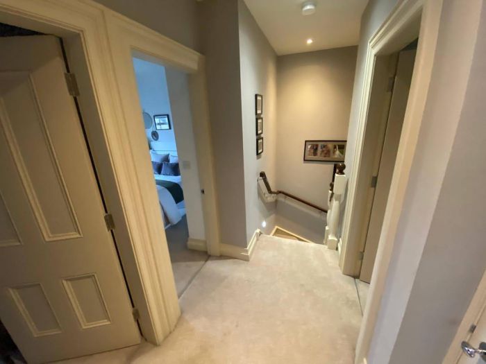 6 Oak Country Avenue