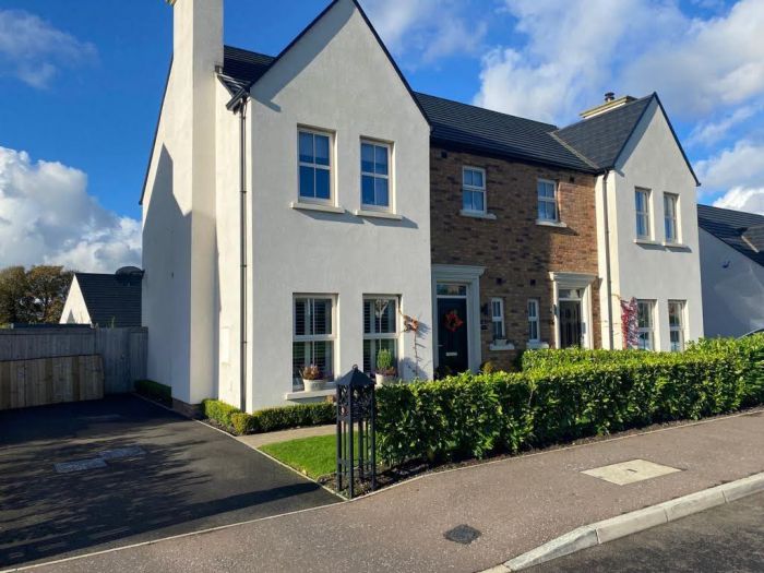 6 Oak Country Avenue