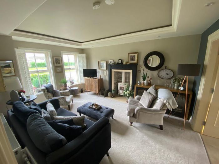 6 Oak Country Avenue