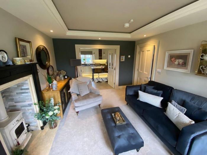 6 Oak Country Avenue