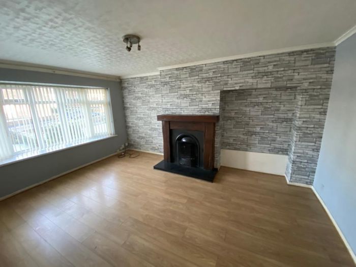 28 Rossdowney Gardens