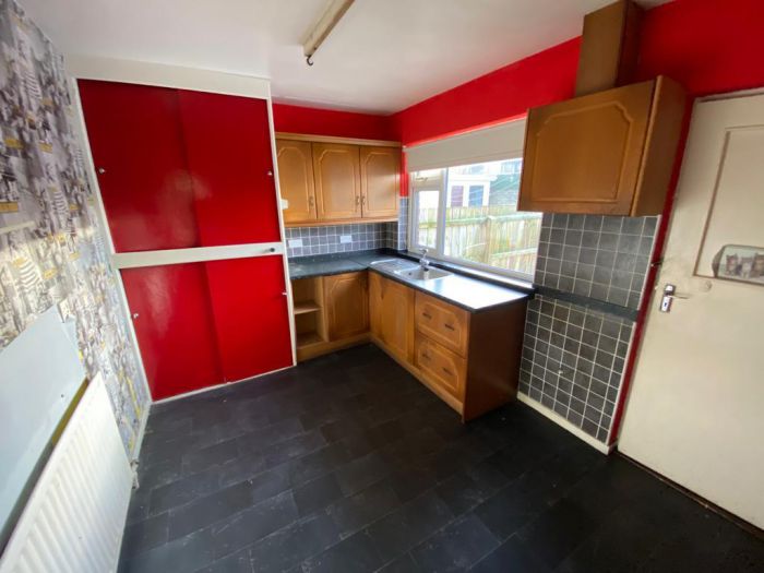 28 Rossdowney Gardens