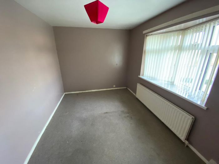 28 Rossdowney Gardens