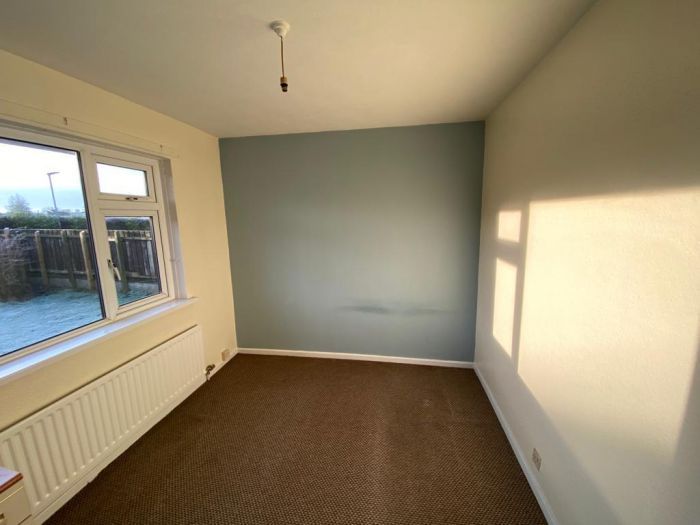 28 Rossdowney Gardens