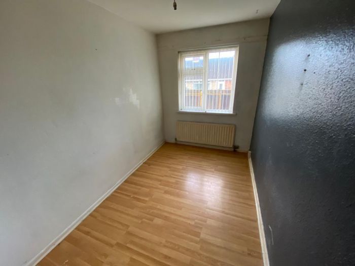 28 Rossdowney Gardens