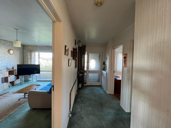 16 Tamworth Crescent