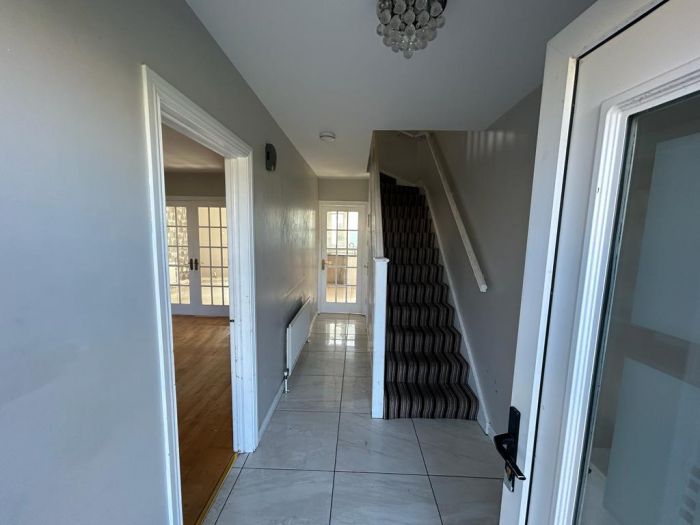 24 Gortin Manor