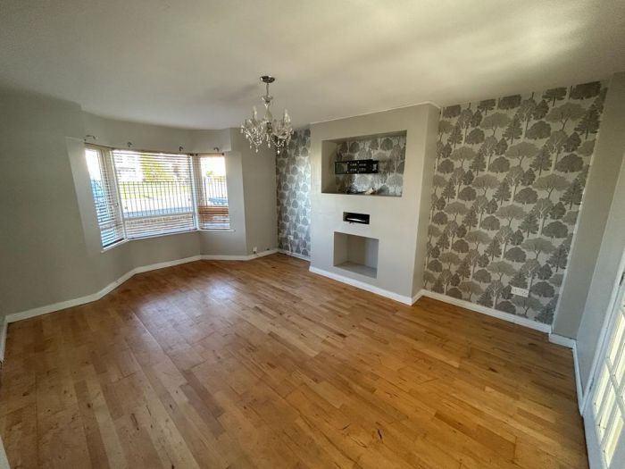 24 Gortin Manor