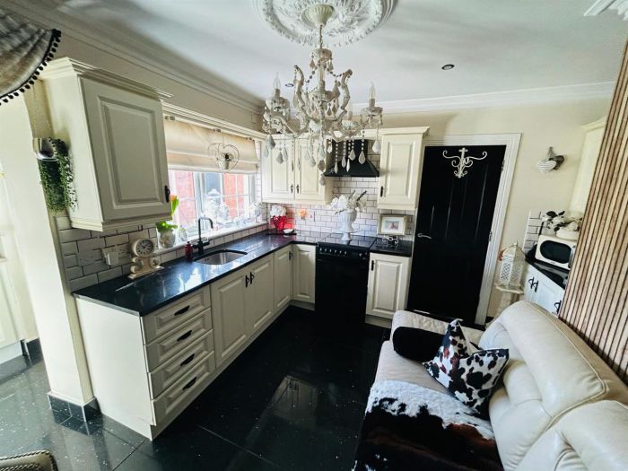 33 Carrickreagh Gardens