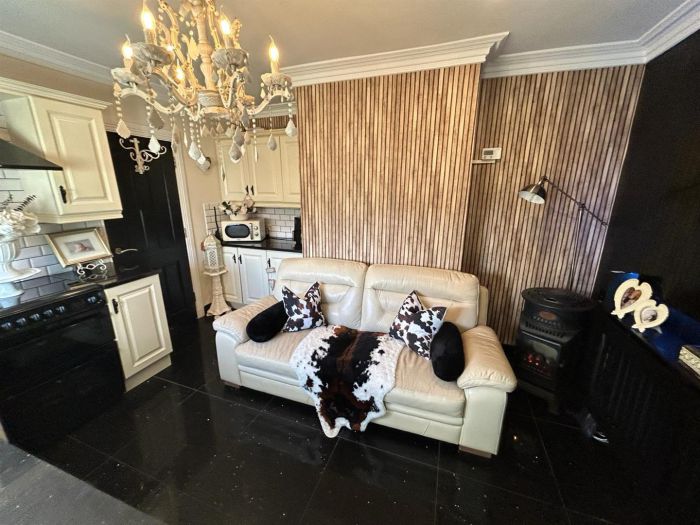 33 Carrickreagh Gardens